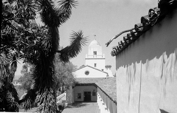 Mission - San Diego - Nikon F100 - Ilford HP5+