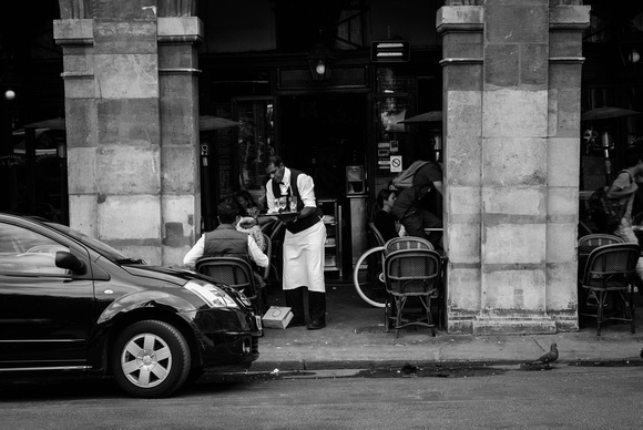 Waiter - Paris